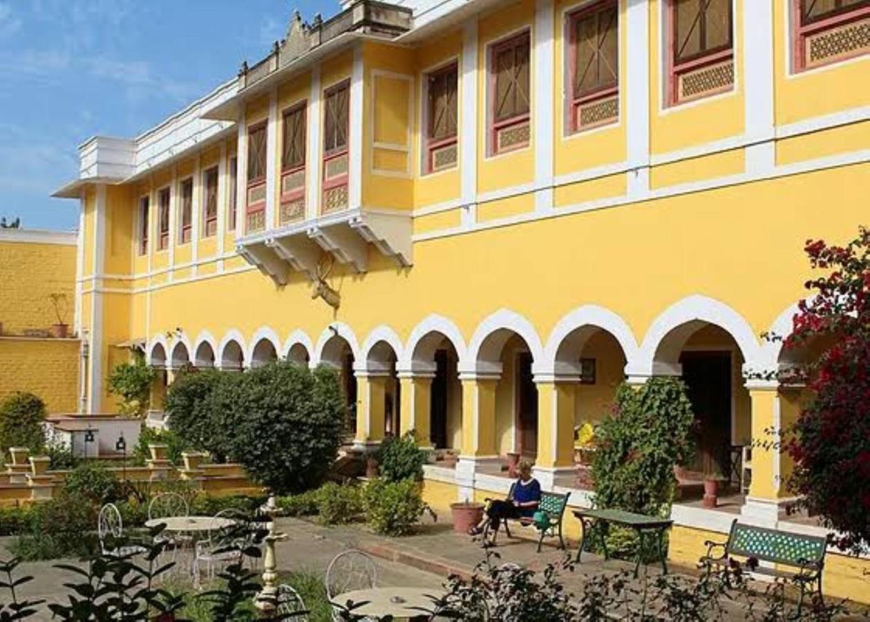 Bhanwar Vilas Palace Karauli Bagian luar foto